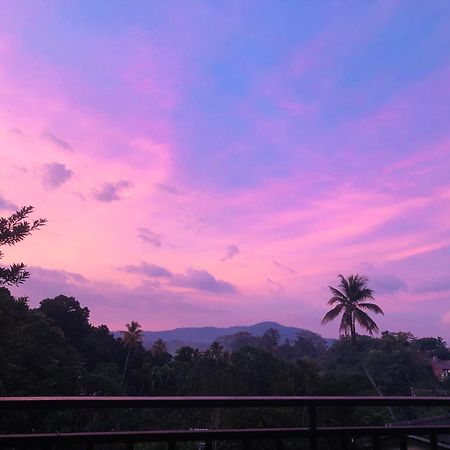 Chathu Holiday Home Kandy Buitenkant foto