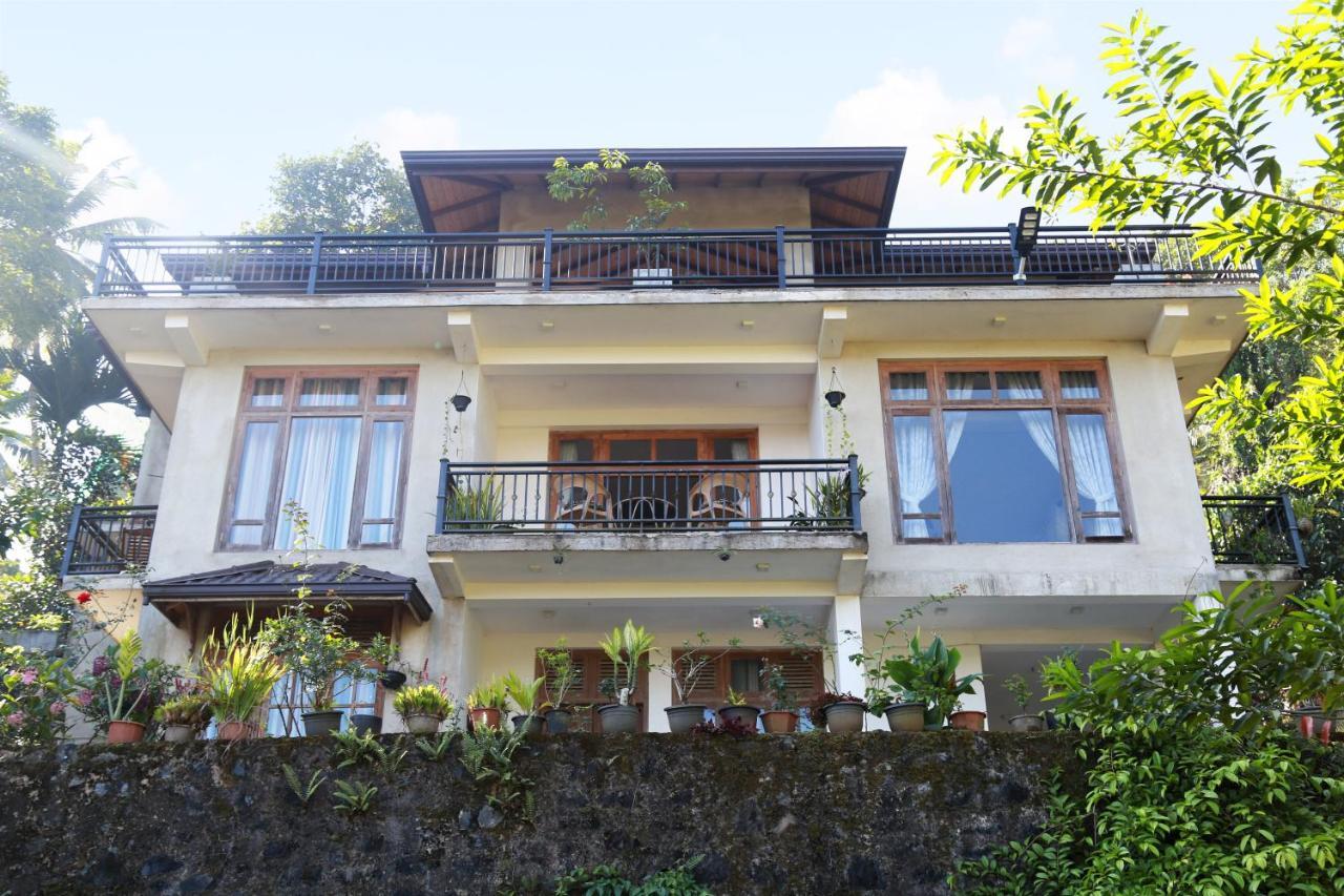 Chathu Holiday Home Kandy Buitenkant foto