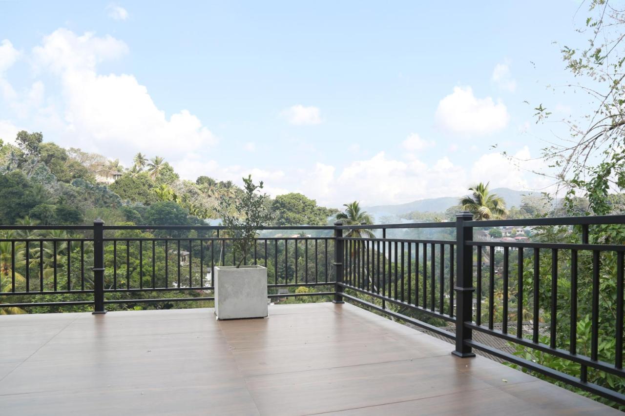 Chathu Holiday Home Kandy Buitenkant foto