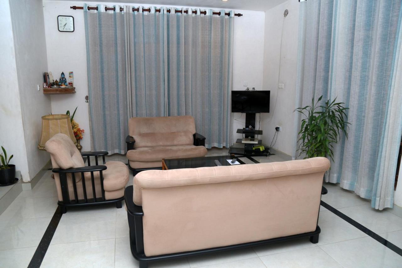 Chathu Holiday Home Kandy Buitenkant foto