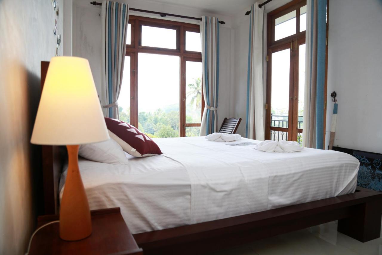 Chathu Holiday Home Kandy Buitenkant foto