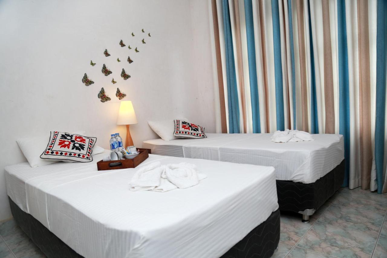 Chathu Holiday Home Kandy Buitenkant foto