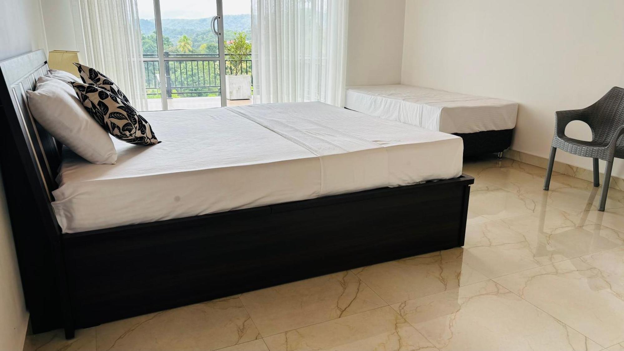 Chathu Holiday Home Kandy Buitenkant foto
