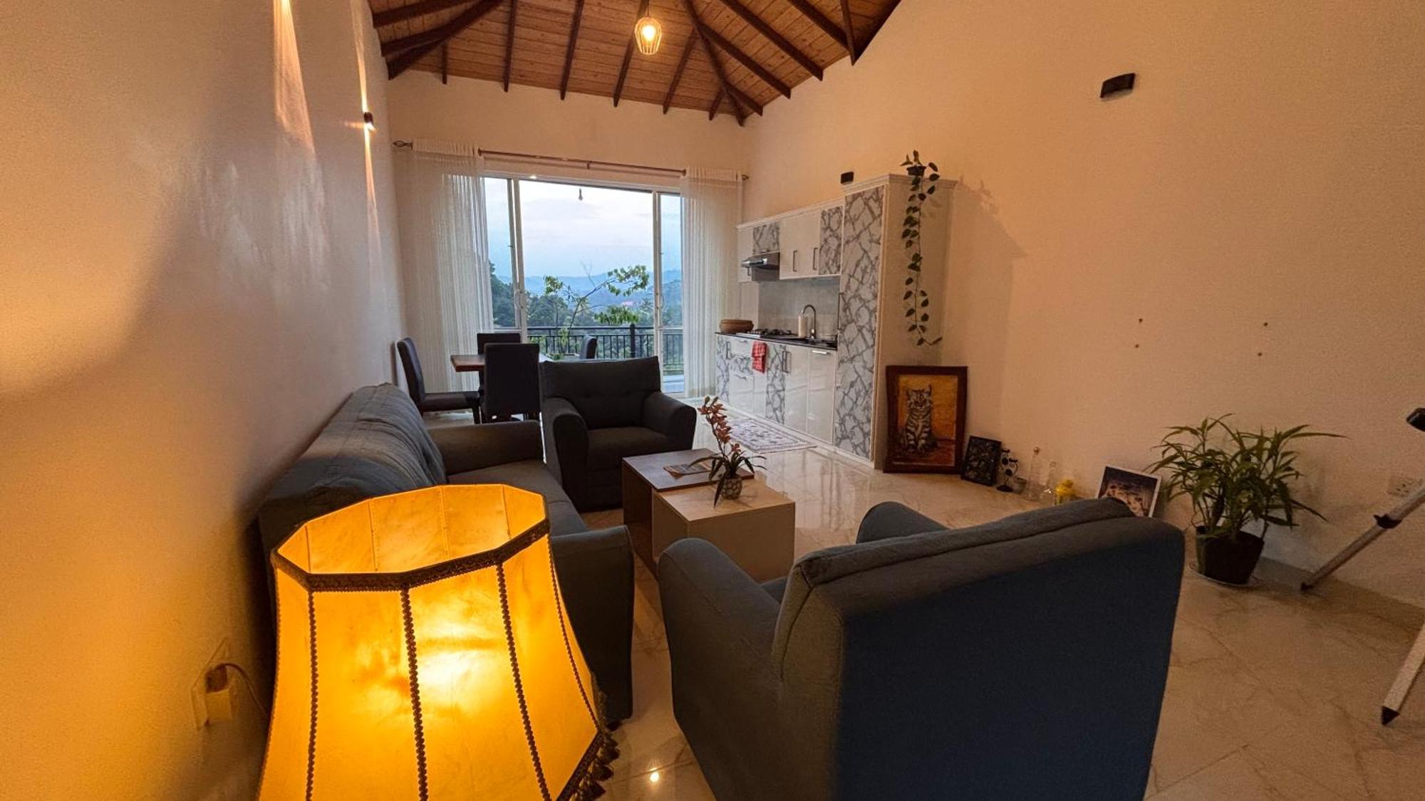 Chathu Holiday Home Kandy Buitenkant foto