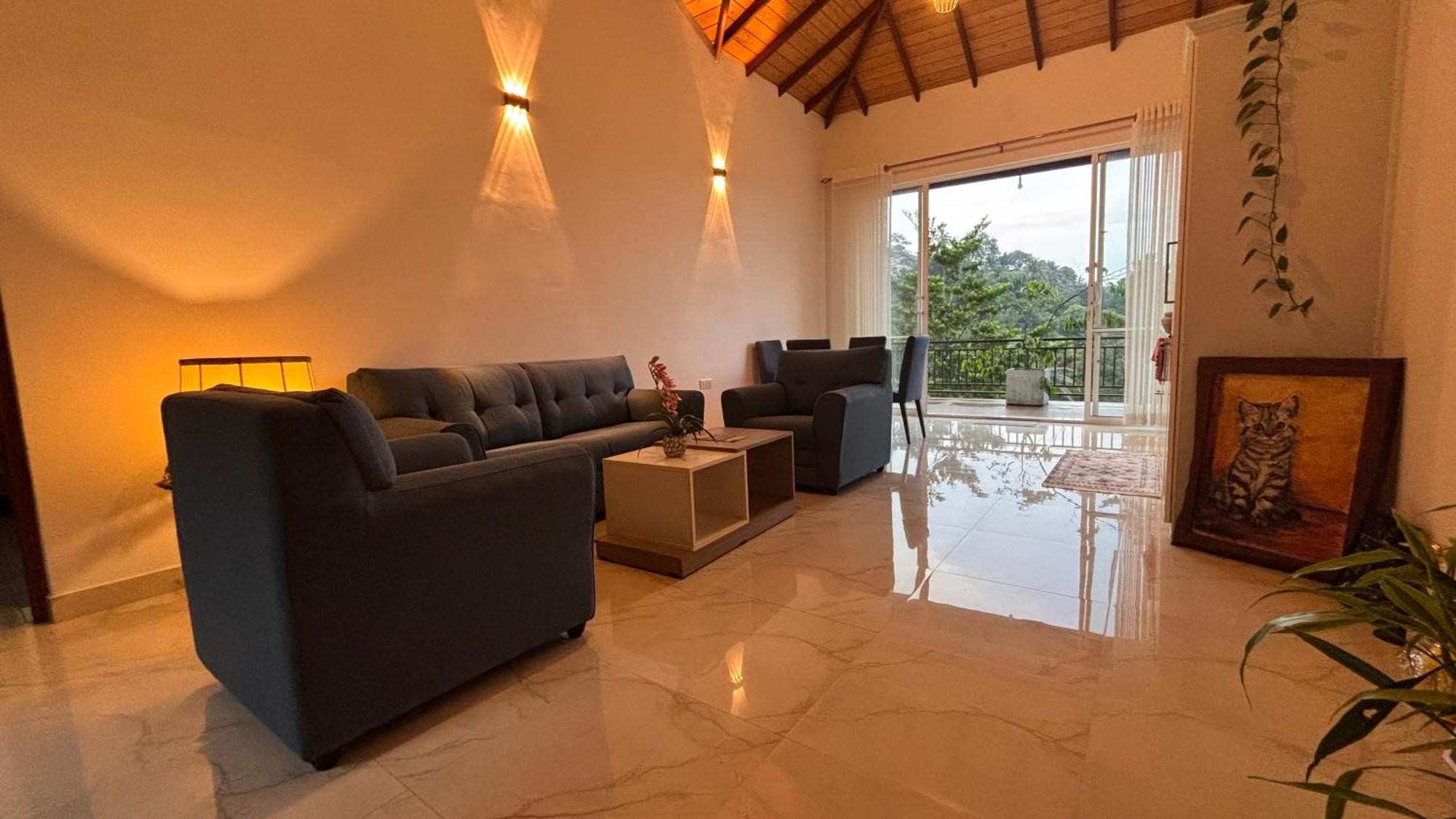 Chathu Holiday Home Kandy Buitenkant foto